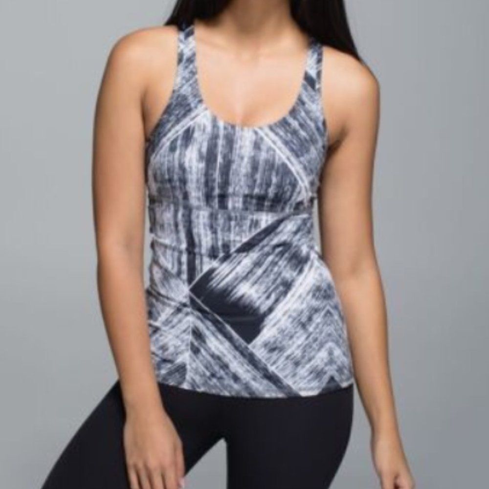 Lululemon Crossback Tank Heat Wave Womens Size 2 Black and White